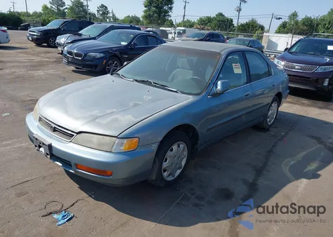 1996 Honda Accord Lx/Ex из США, поврежденный, VIN 1HGCD5637TA296022
